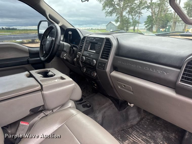 image for item DY0074 2017 Ford F250 Super Duty XL Crew Cab utility bed pickup truck