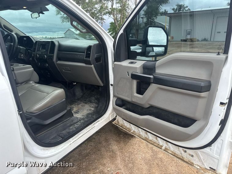 image for item DY0074 2017 Ford F250 Super Duty XL Crew Cab utility bed pickup truck