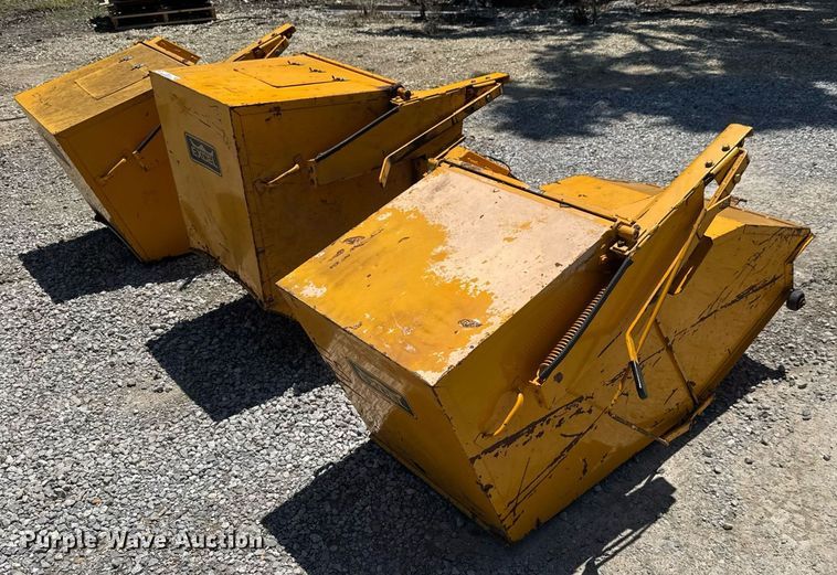 image for item DY0141 (3) Excel grass catchers