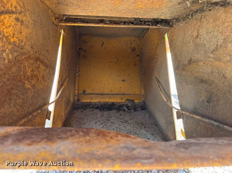 image for item DY0141 (3) Excel grass catchers