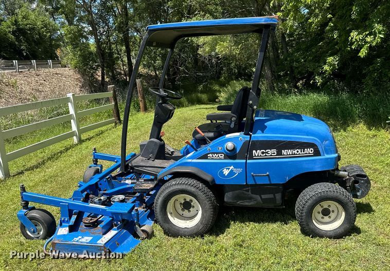 image for item DY0146 2002 New Holland MC35 lawn mower