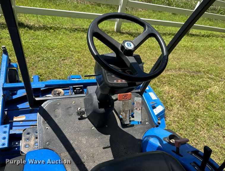 image for item DY0146 2002 New Holland MC35 lawn mower