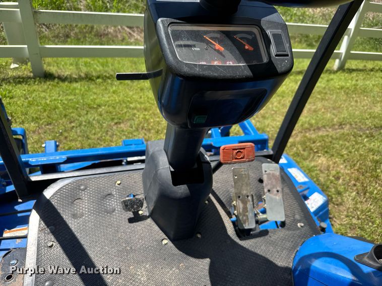 image for item DY0146 2002 New Holland MC35 lawn mower