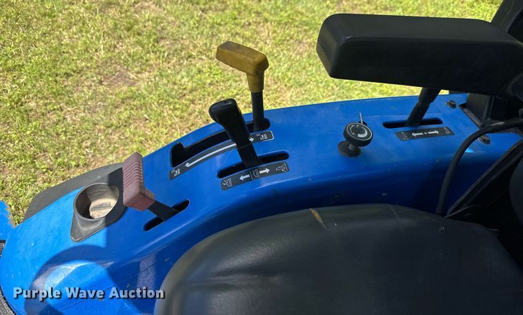 image for item DY0146 2002 New Holland MC35 lawn mower