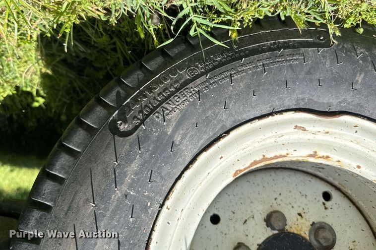 image for item DY0146 2002 New Holland MC35 lawn mower