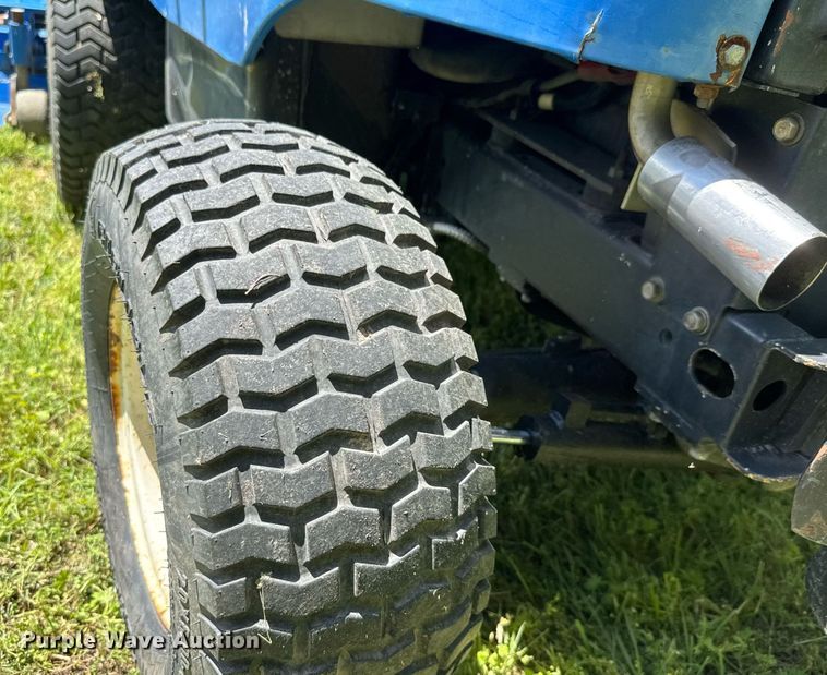 image for item DY0146 2002 New Holland MC35 lawn mower