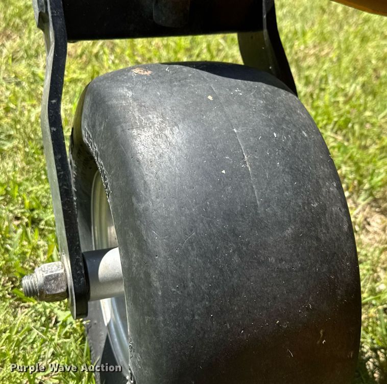 image for item DY0148 2014 Hustler Raptor SD ZTR lawn mower