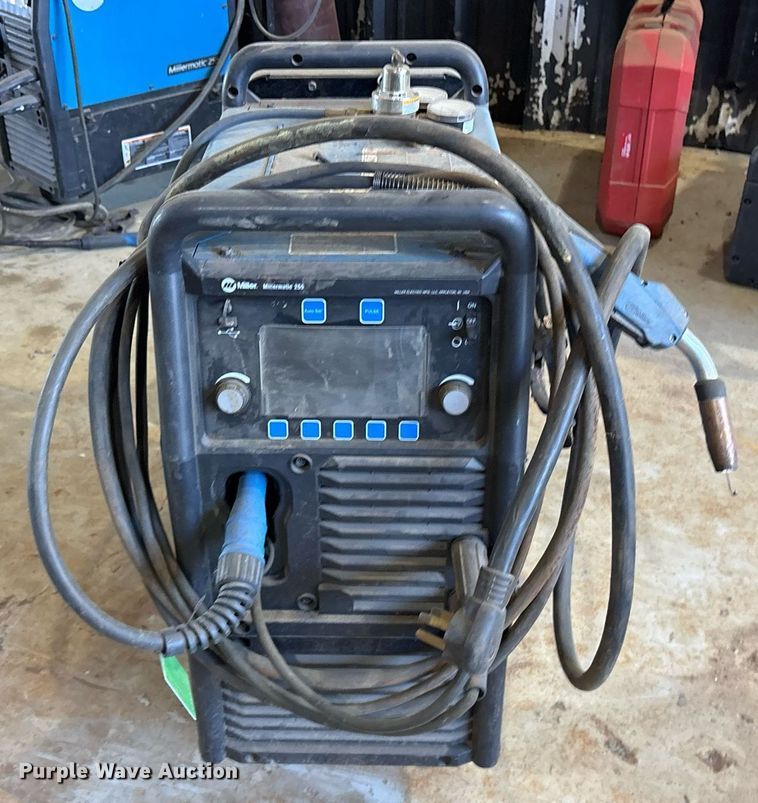 image for item DY0470 Miller Millermatic 255 welder