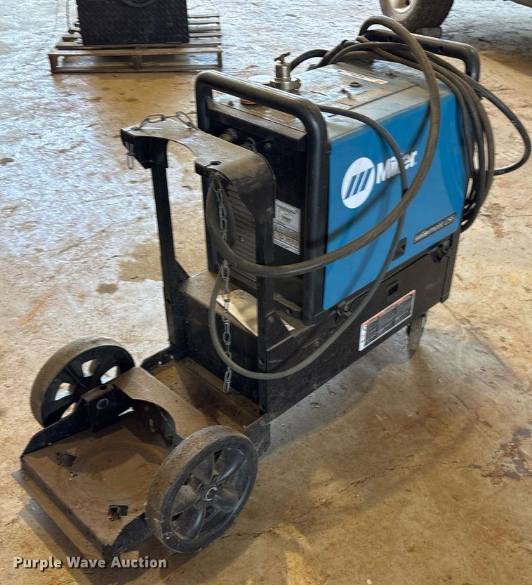 image for item DY0470 Miller Millermatic 255 welder