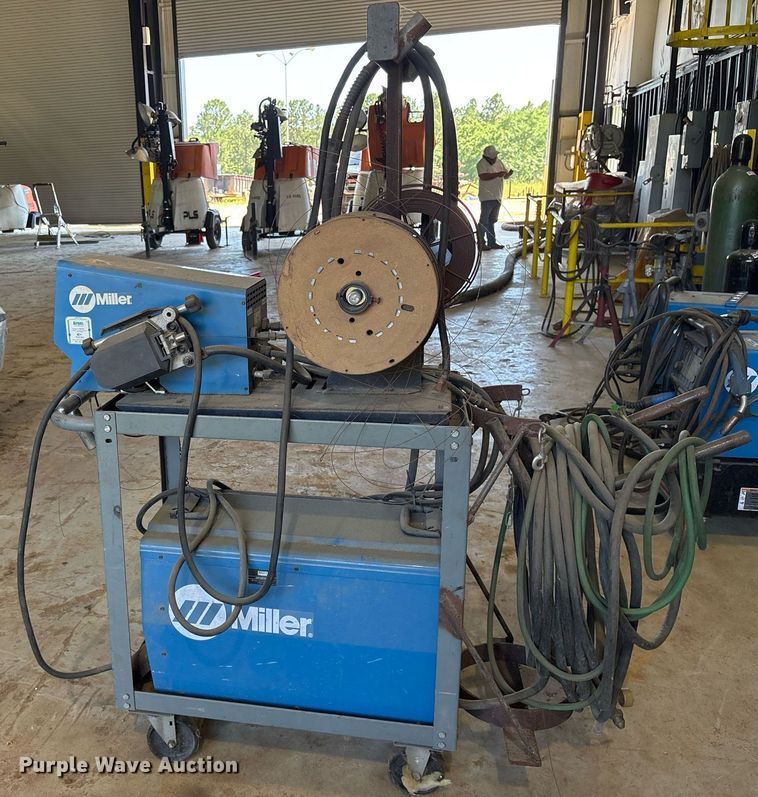 image for item DY0471 Miller XMT 450 welder