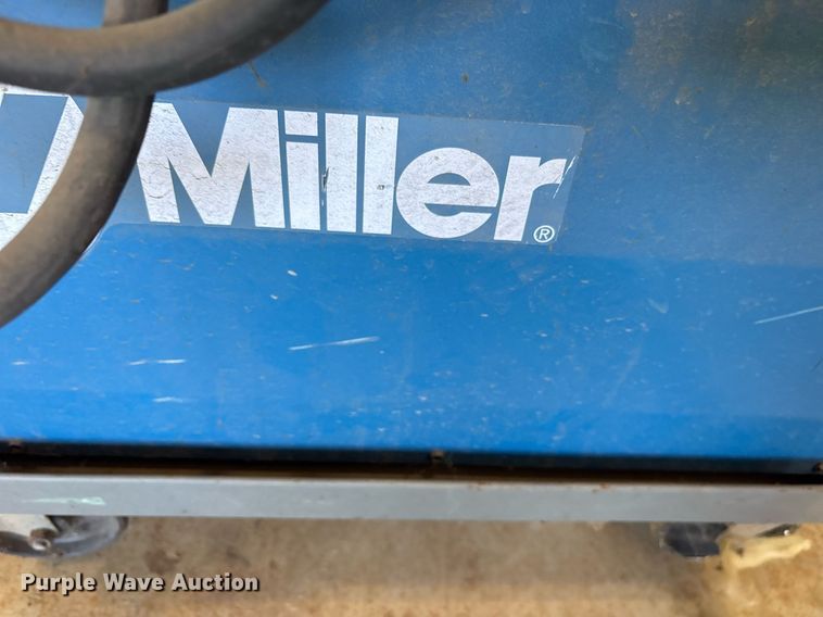 image for item DY0471 Miller XMT 450 welder