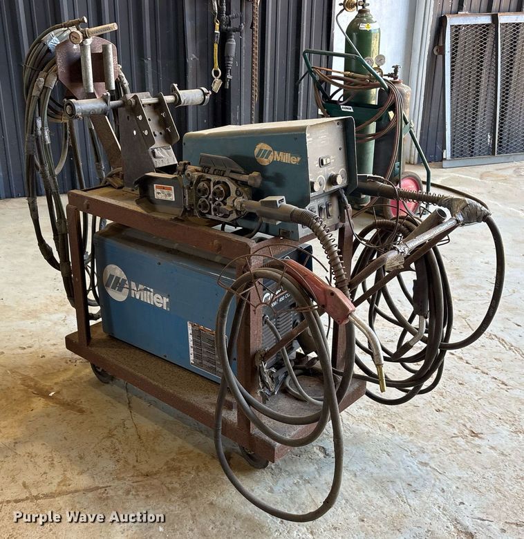 image for item DY0472 Miller XMT 450 welder