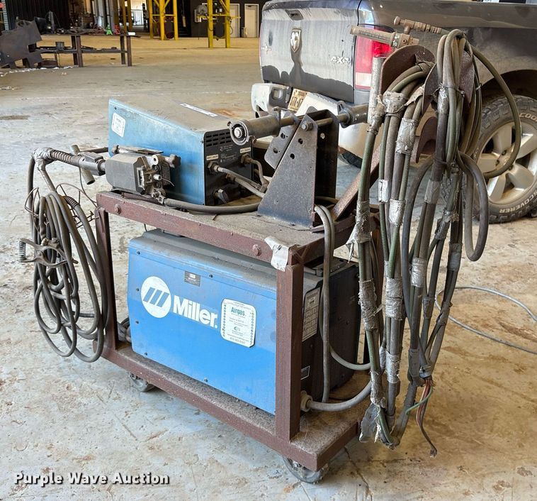 image for item DY0472 Miller XMT 450 welder