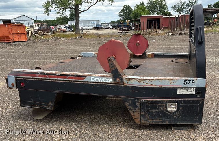image for item DY0520 DeWeze 578 hydraulic bale bed
