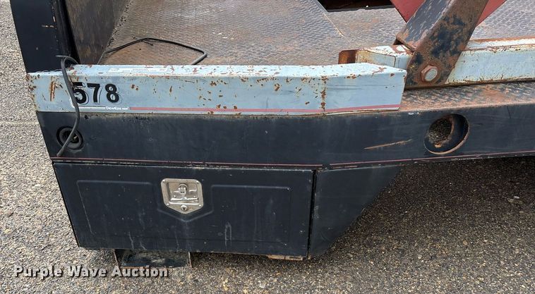image for item DY0520 DeWeze 578 hydraulic bale bed