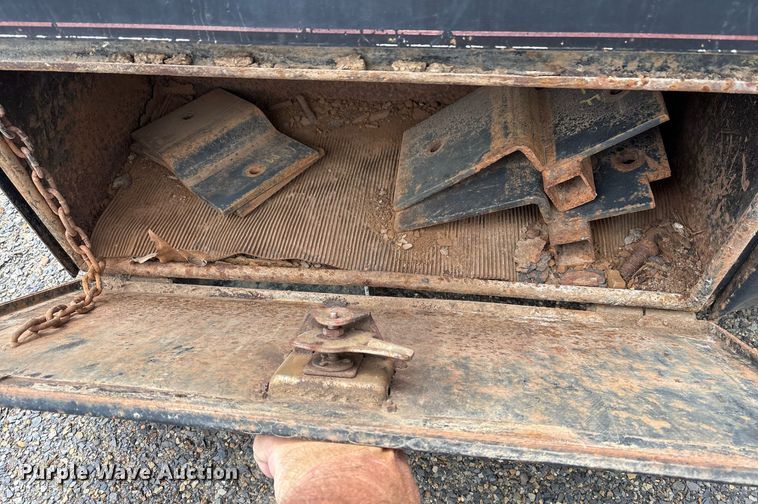 image for item DY0520 DeWeze 578 hydraulic bale bed