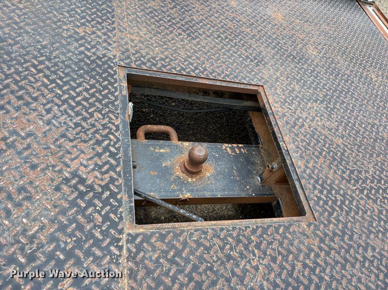 image for item DY0520 DeWeze 578 hydraulic bale bed