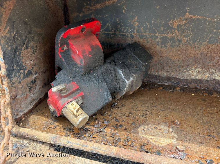 image for item DY0520 DeWeze 578 hydraulic bale bed