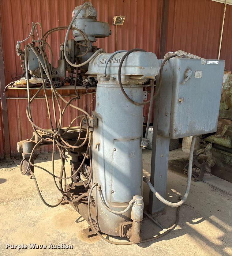 image for item DY0521 Cincinnati milling machine