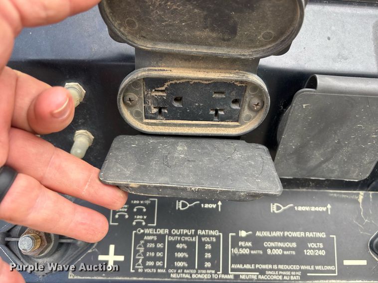 image for item DY0523 Lincoln Electric Ranger 225 welder/generator