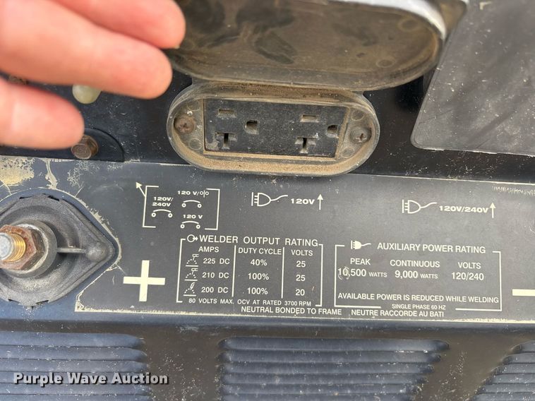 image for item DY0523 Lincoln Electric Ranger 225 welder/generator