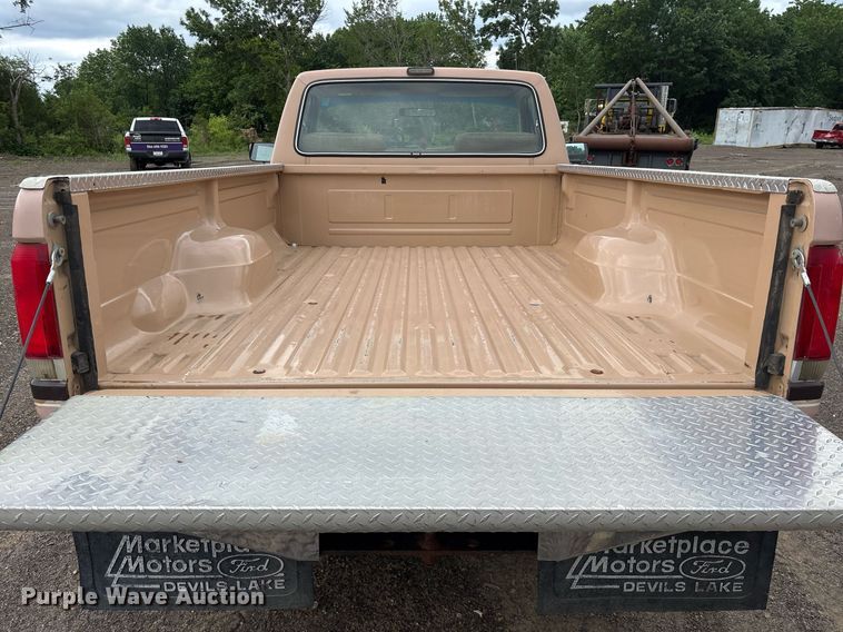 image for item DY0525 1989 Ford F150 pickup truck