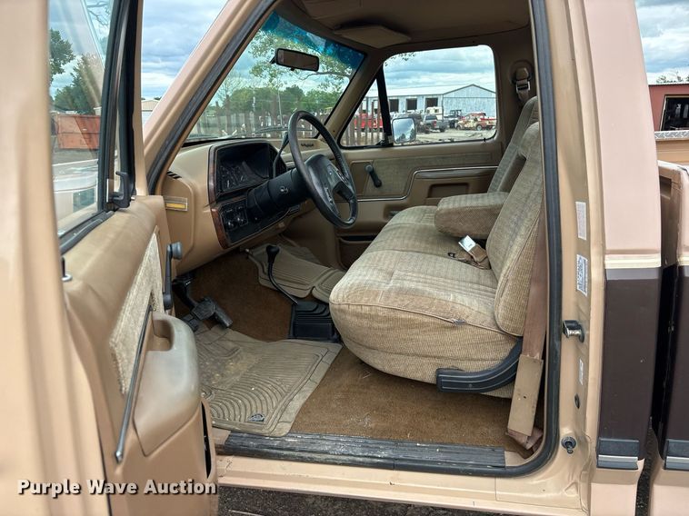 image for item DY0525 1989 Ford F150 pickup truck