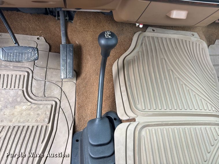 image for item DY0525 1989 Ford F150 pickup truck