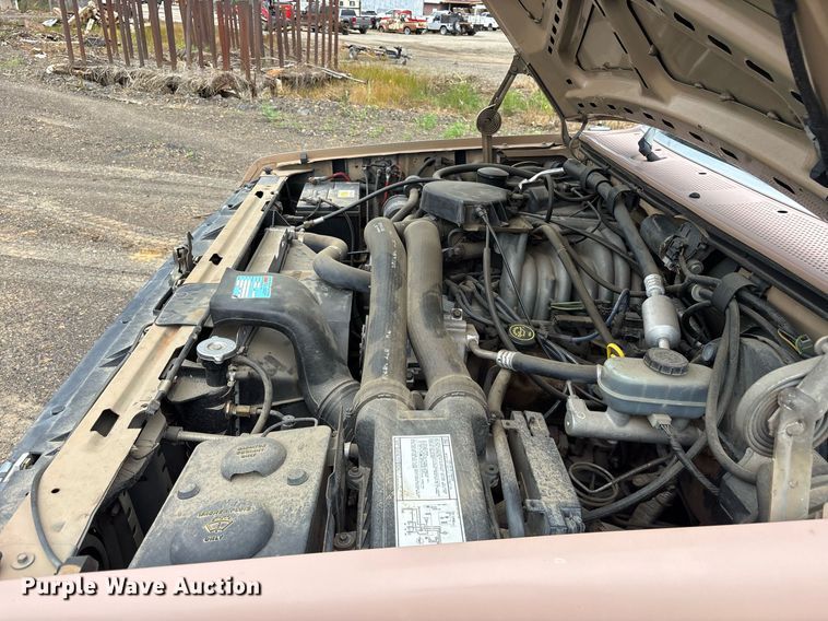 image for item DY0525 1989 Ford F150 pickup truck