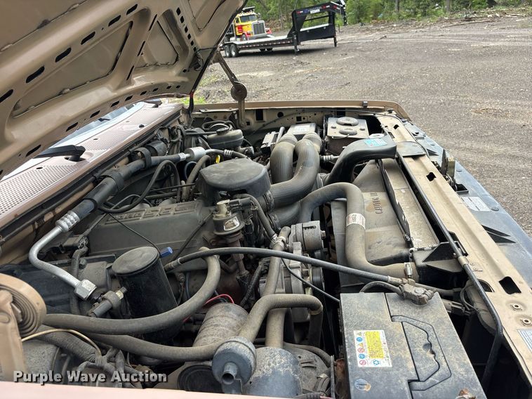 image for item DY0525 1989 Ford F150 pickup truck