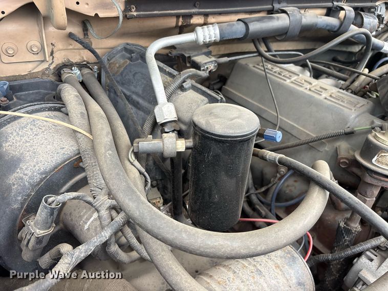 image for item DY0525 1989 Ford F150 pickup truck