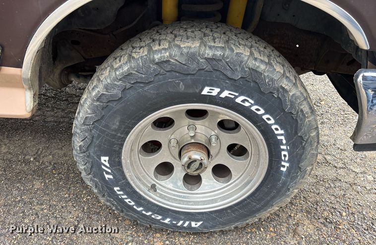 image for item DY0525 1989 Ford F150 pickup truck