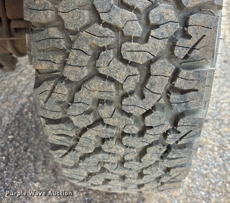 image for item DY0525 1989 Ford F150 pickup truck