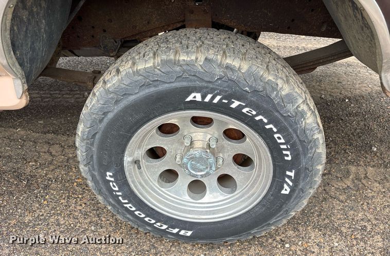 image for item DY0525 1989 Ford F150 pickup truck