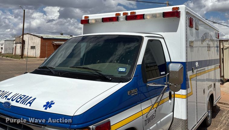 image for item DY2492 1997 Ford E350 ambulance