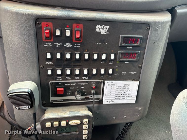 image for item DY2492 1997 Ford E350 ambulance