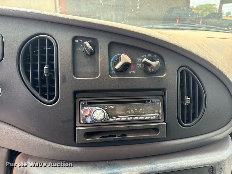 image for item DY2492 1997 Ford E350 ambulance