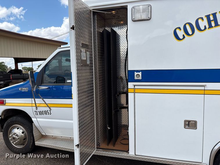 image for item DY2492 1997 Ford E350 ambulance