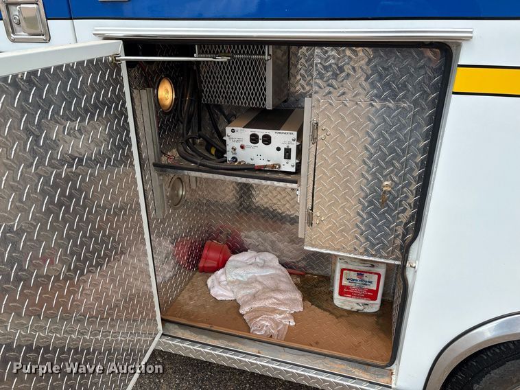 image for item DY2492 1997 Ford E350 ambulance