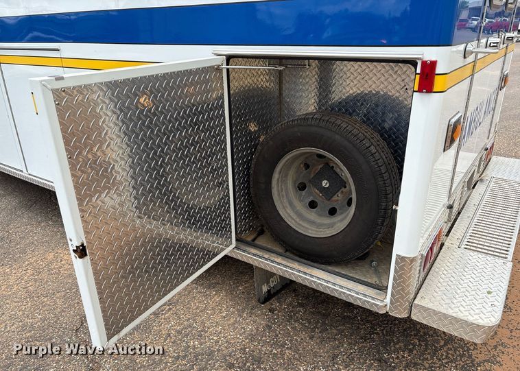 image for item DY2492 1997 Ford E350 ambulance