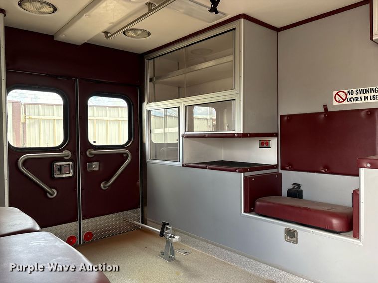 image for item DY2492 1997 Ford E350 ambulance