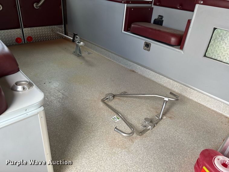 image for item DY2492 1997 Ford E350 ambulance