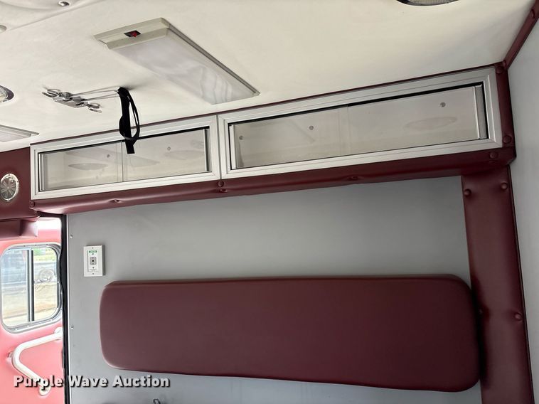 image for item DY2492 1997 Ford E350 ambulance