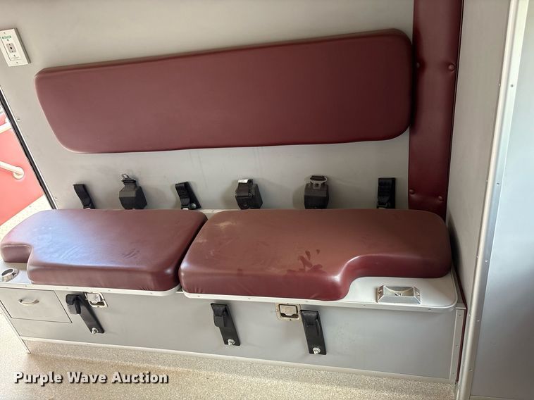 image for item DY2492 1997 Ford E350 ambulance