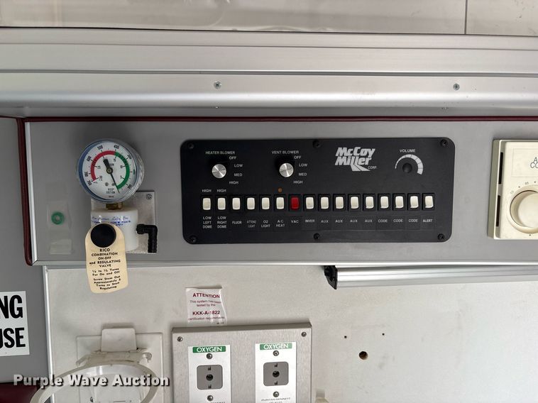 image for item DY2492 1997 Ford E350 ambulance