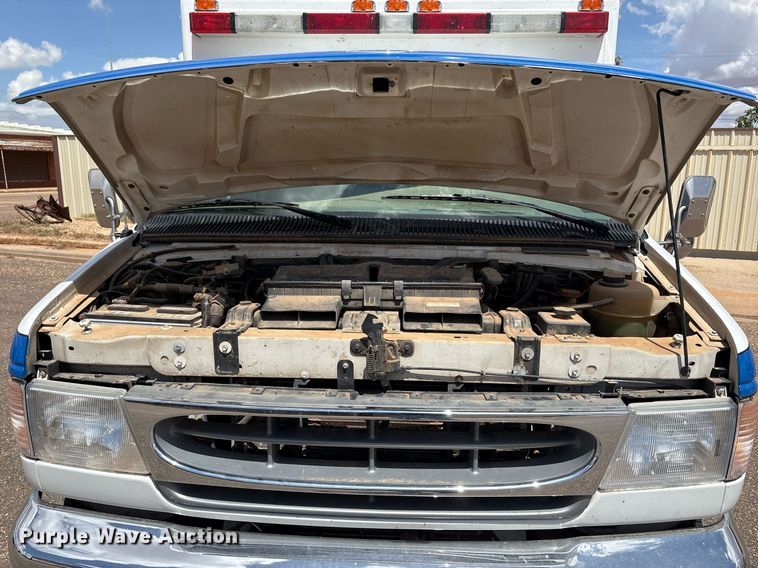 image for item DY2492 1997 Ford E350 ambulance