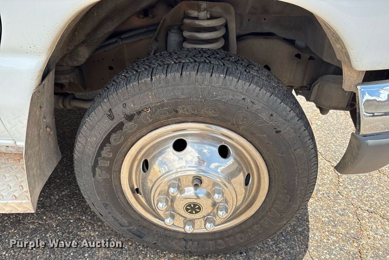 image for item DY2492 1997 Ford E350 ambulance