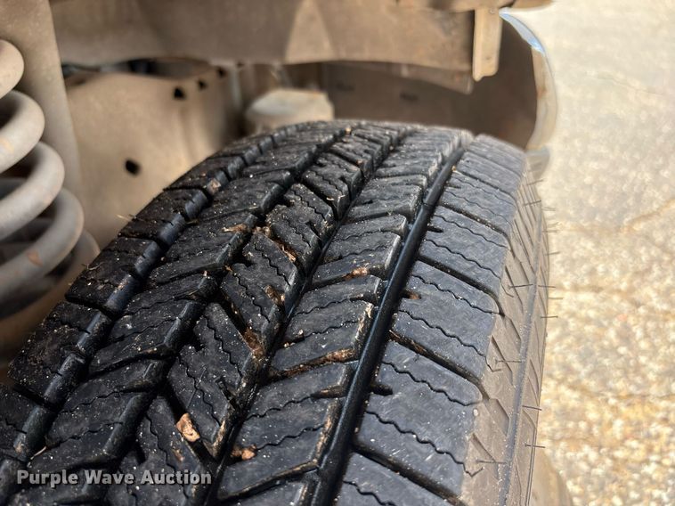 image for item DY2492 1997 Ford E350 ambulance