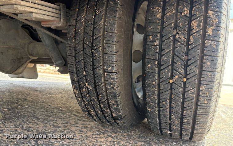 image for item DY2492 1997 Ford E350 ambulance