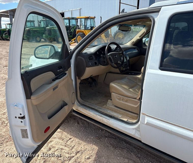 image for item DY2499 2007 GMC Yukon Denali XL SUV